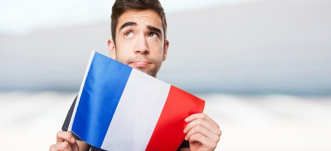 reconnaître un Français à l'étranger